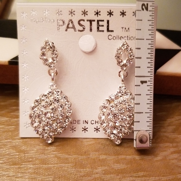 2/$13CZ'S in Silvertone Setting,Dress Up/Be Casual - Picture 6 of 8